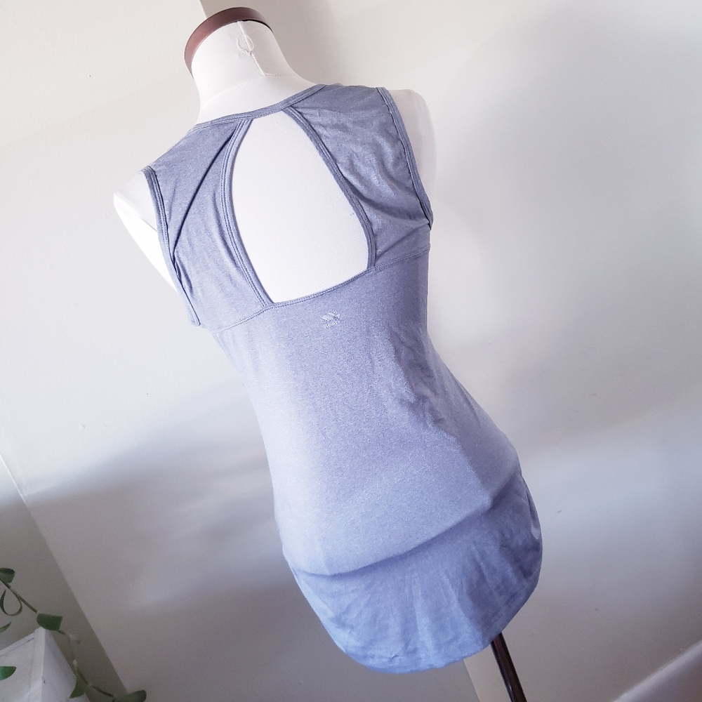ROOTS Hip Length V Neck /Key Hole Open Back Athletic Tank - L - Picture 12 of 12